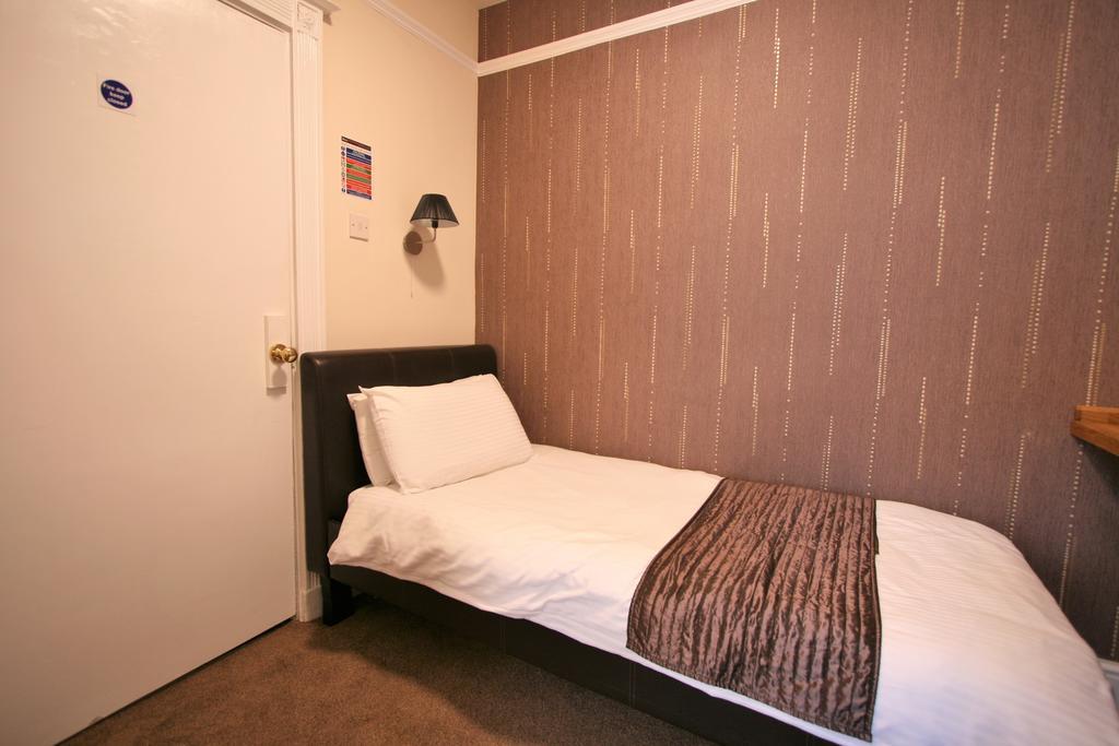 Central Hotel Cheltenham By Roomsbooked Экстерьер фото