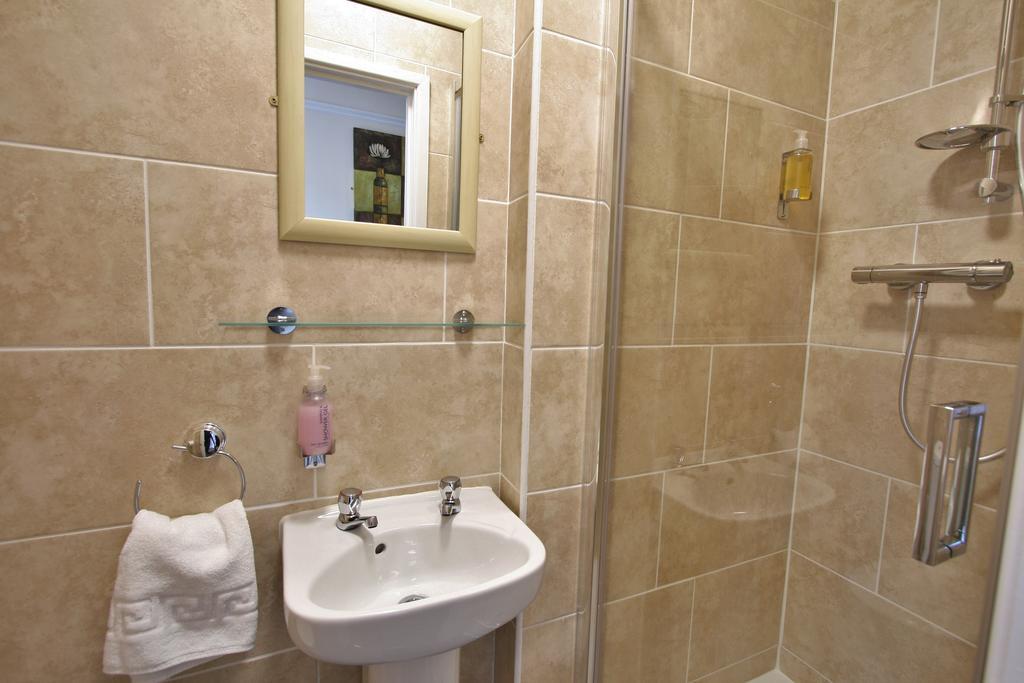 Central Hotel Cheltenham By Roomsbooked Экстерьер фото